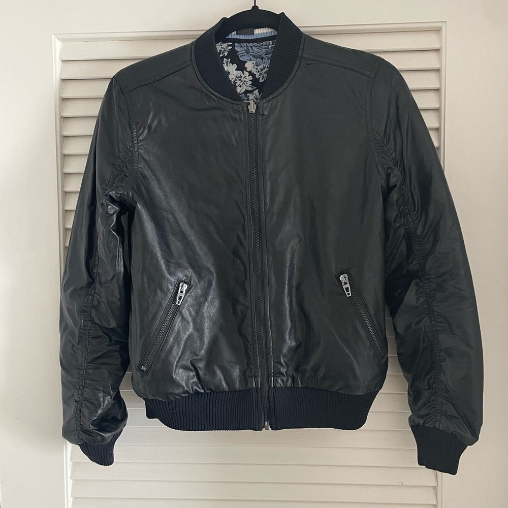 BlankNYC reversible Black faux leather/embroidered Bomber Jacket size Small